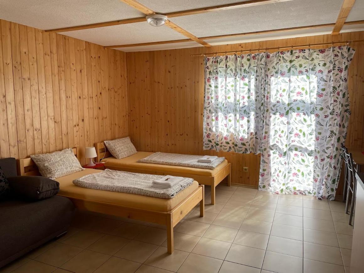 Hotel Rohanov Lhota nad Rohanovem Ngoại thất bức ảnh